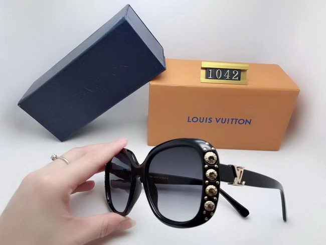 Louis Vuitton Sunglasses AAA+ ID:20220503-23